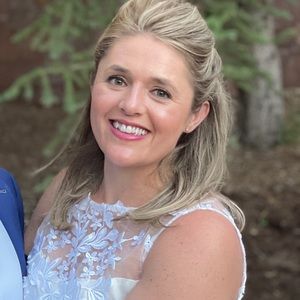 Meet your Posher, Caitlin